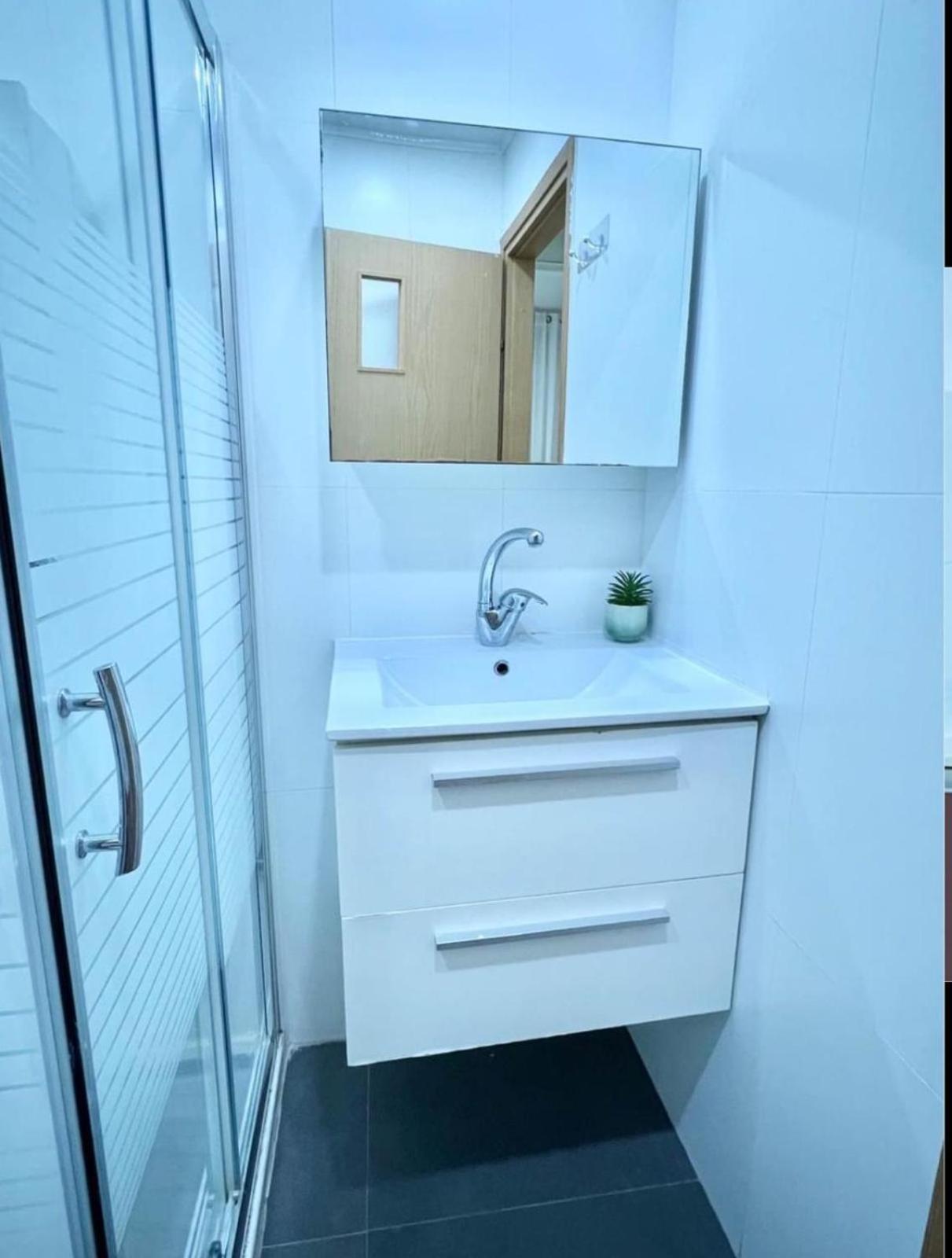 Shiraz Apartment *